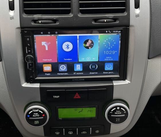 Кіа Черато 2007 у Одесі на Automoto.ua Червоний Кіа Черато, об'ємом двигуна 2 л та пробігом 189 тис. км за 5500 $, фото 5 на Automoto.ua