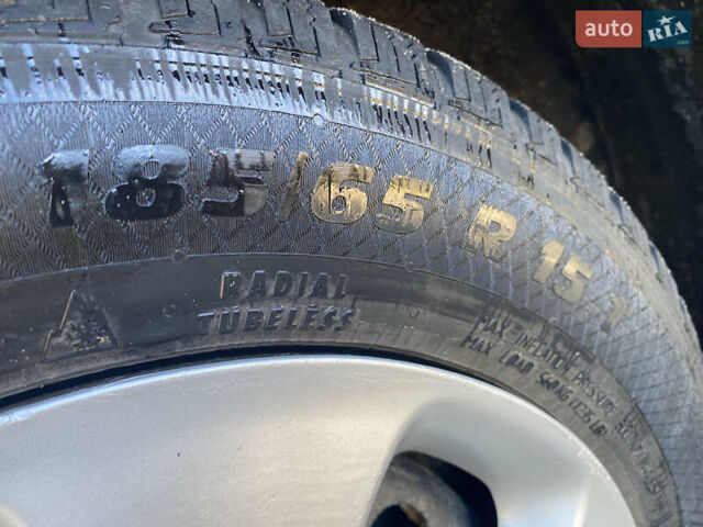 Червоний Кіа Черато, об'ємом двигуна 1.6 л та пробігом 239 тис. км за 4900 $, фото 10 на Automoto.ua