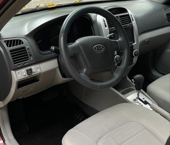 Кіа Черато 2007 у Одесі на Automoto.ua Червоний Кіа Черато, об'ємом двигуна 2 л та пробігом 189 тис. км за 5500 $, фото 4 на Automoto.ua