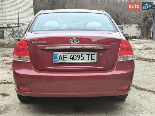 Червоний Кіа Черато, об'ємом двигуна 1.6 л та пробігом 188 тис. км за 4900 $, фото 1 на Automoto.ua