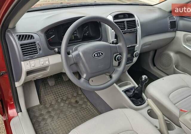 Красный Киа Черато, объемом двигателя 1.98 л и пробегом 120 тыс. км за 5650 $, фото 27 на Automoto.ua