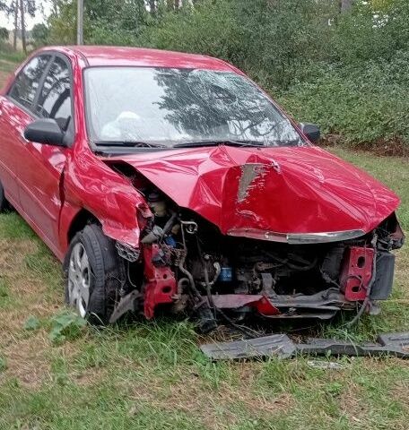 Красный Киа Черато, объемом двигателя 1.6 л и пробегом 250 тыс. км за 1200 $, фото 4 на Automoto.ua