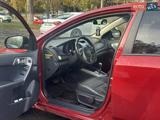 Киа Черато 2009 в Виннице на Automoto.ua Красный Киа Черато, объемом двигателя 2 л и пробегом 179 тыс. км за 8500 $, фото 7 на Automoto.ua