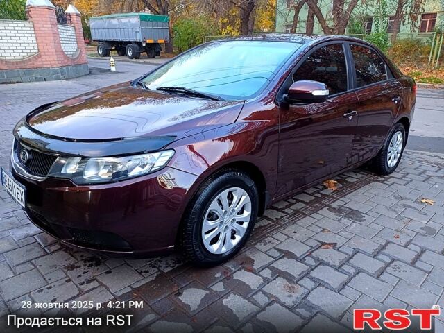 Киа Черато 2009 в Николаеве на Automoto.ua Красный Киа Черато, объемом двигателя 1.6 л и пробегом 170 тыс. км за 6200 $, фото 7 на Automoto.ua