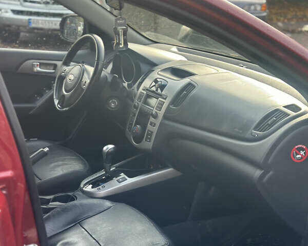 Киа Черато 2009 в Виннице на Automoto.ua Красный Киа Черато, объемом двигателя 2 л и пробегом 179 тыс. км за 8500 $, фото 3 на Automoto.ua