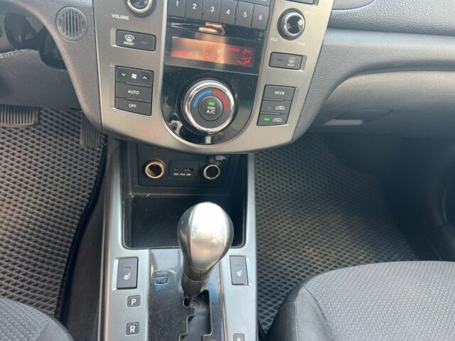 Червоний Кіа Черато, об'ємом двигуна 1.6 л та пробігом 272 тис. км за 4400 $, фото 10 на Automoto.ua