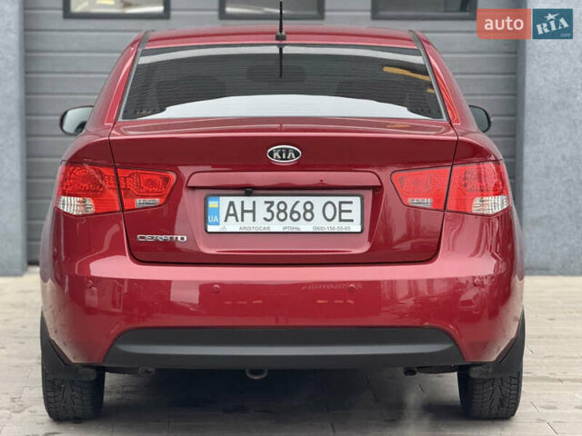 Красный Киа Черато, объемом двигателя 1.6 л и пробегом 200 тыс. км за 8900 $, фото 7 на Automoto.ua