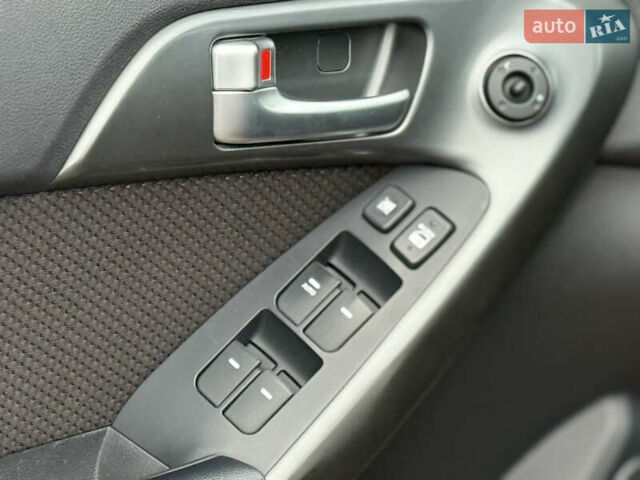 Красный Киа Черато, объемом двигателя 1.6 л и пробегом 200 тыс. км за 8900 $, фото 17 на Automoto.ua