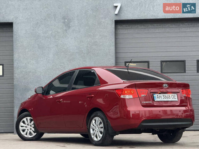 Красный Киа Черато, объемом двигателя 1.6 л и пробегом 200 тыс. км за 8900 $, фото 3 на Automoto.ua