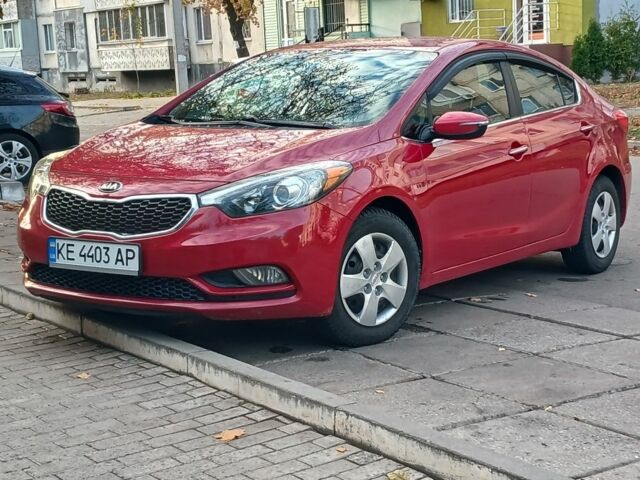 Киа Черато 2013 в Павлограде на Automoto.ua Красный Киа Черато, объемом двигателя 2 л и пробегом 280 тыс. км за 7199 $, фото 5 на Automoto.ua