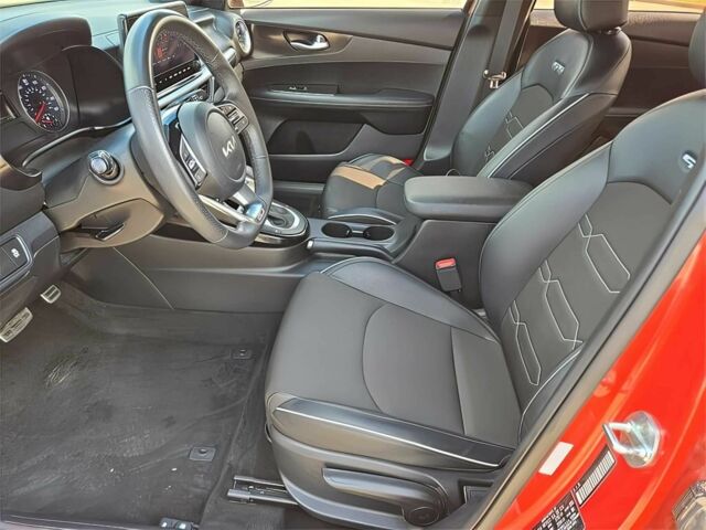 Красный Киа Черато, объемом двигателя 2 л и пробегом 17 тыс. км за 12000 $, фото 6 на Automoto.ua