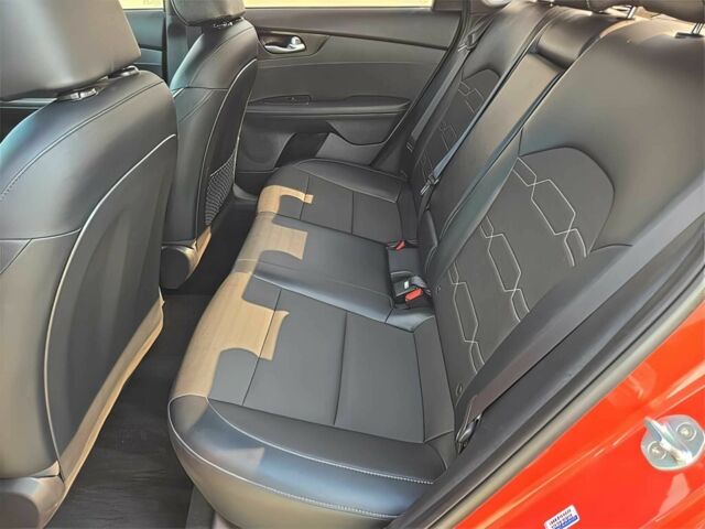 Красный Киа Черато, объемом двигателя 2 л и пробегом 17 тыс. км за 12000 $, фото 10 на Automoto.ua