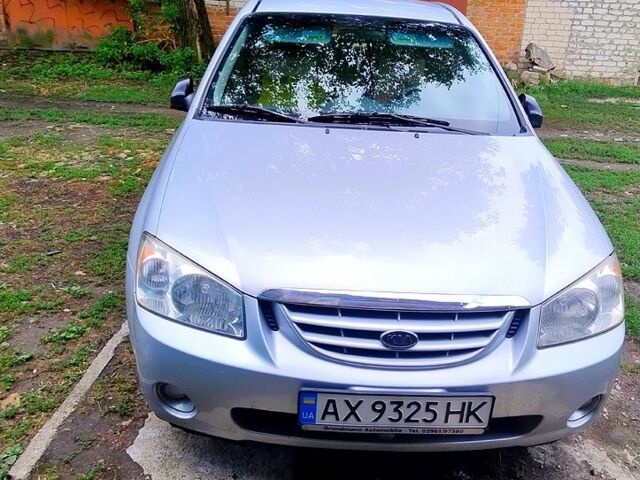 Киа Черато, объемом двигателя 1.6 л и пробегом 160 тыс. км за 4300 $, фото 3 на Automoto.ua