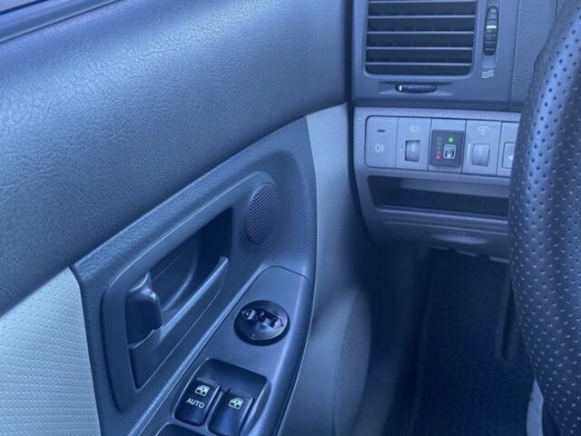 Кіа Черато, об'ємом двигуна 2 л та пробігом 148 тис. км за 4200 $, фото 5 на Automoto.ua