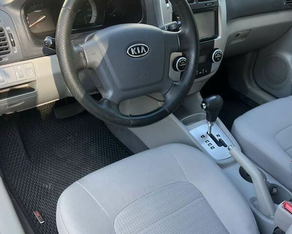 Киа Черато, объемом двигателя 2 л и пробегом 178 тыс. км за 5700 $, фото 20 на Automoto.ua