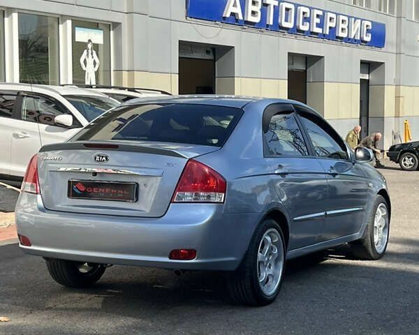 Киа Черато, объемом двигателя 2 л и пробегом 178 тыс. км за 5700 $, фото 6 на Automoto.ua