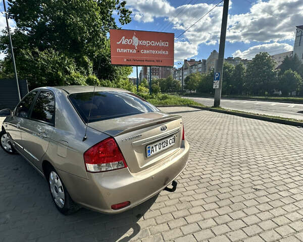 Кіа Черато, об'ємом двигуна 2 л та пробігом 300 тис. км за 4400 $, фото 5 на Automoto.ua