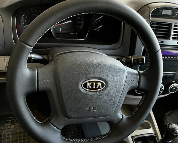 Киа Черато, объемом двигателя 1.58 л и пробегом 180 тыс. км за 5000 $, фото 2 на Automoto.ua