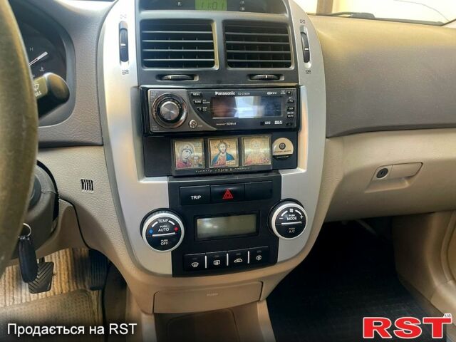 Киа Черато, объемом двигателя 1.6 л и пробегом 220 тыс. км за 2850 $, фото 4 на Automoto.ua