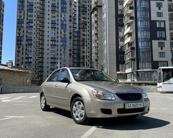 Киа Черато, объемом двигателя 1.6 л и пробегом 278 тыс. км за 3700 $, фото 3 на Automoto.ua