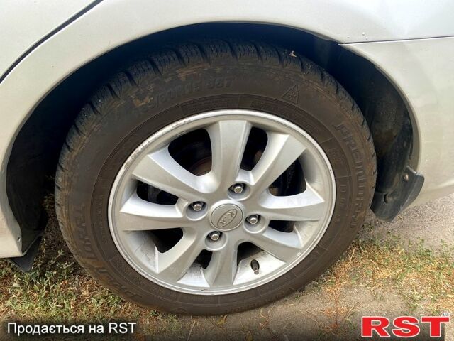 Киа Черато 2008 в Никополе на Automoto.ua Киа Черато, объемом двигателя 1.6 л и пробегом 195 тыс. км за 5200 $, фото 5 на Automoto.ua