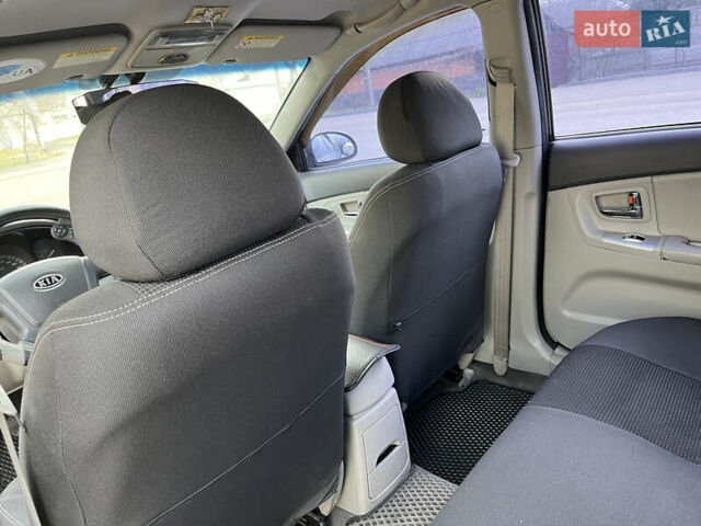 Киа Черато, объемом двигателя 1.6 л и пробегом 262 тыс. км за 4000 $, фото 8 на Automoto.ua