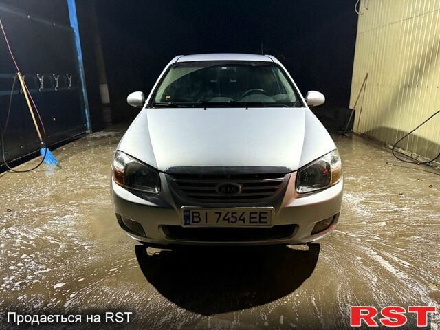 Киа Черато, объемом двигателя 1.6 л и пробегом 200 тыс. км за 3850 $, фото 1 на Automoto.ua