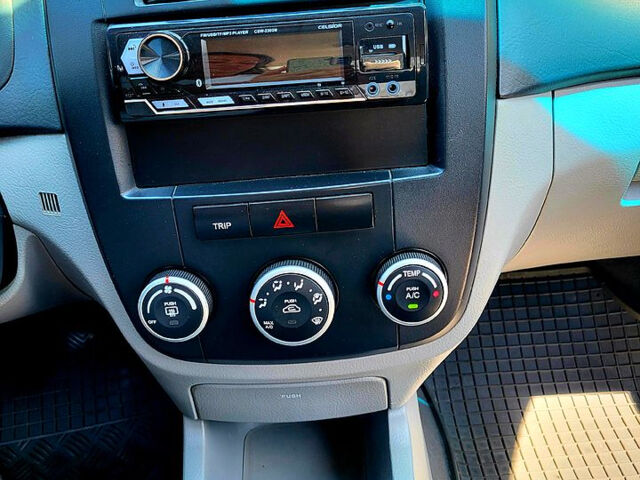 Кіа Черато, об'ємом двигуна 1.6 л та пробігом 186 тис. км за 3999 $, фото 3 на Automoto.ua