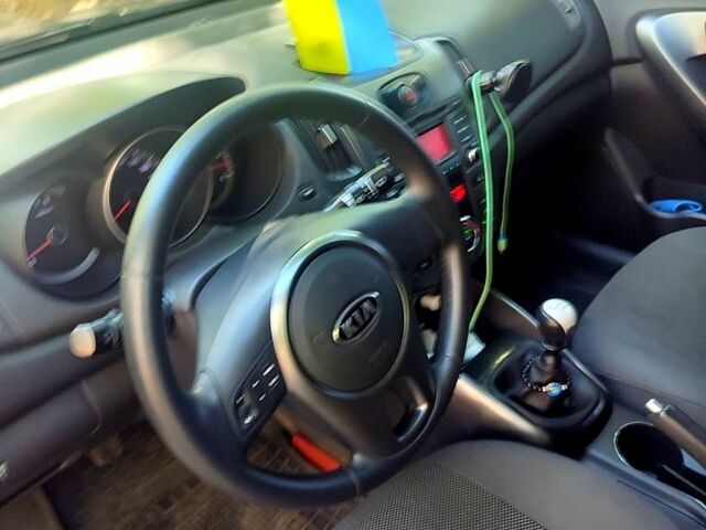 Киа Черато, объемом двигателя 1.6 л и пробегом 230 тыс. км за 6500 $, фото 2 на Automoto.ua