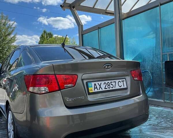 Киа Черато, объемом двигателя 1.59 л и пробегом 115 тыс. км за 8193 $, фото 3 на Automoto.ua