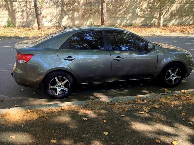 Киа Черато, объемом двигателя 1.6 л и пробегом 230 тыс. км за 6500 $, фото 3 на Automoto.ua