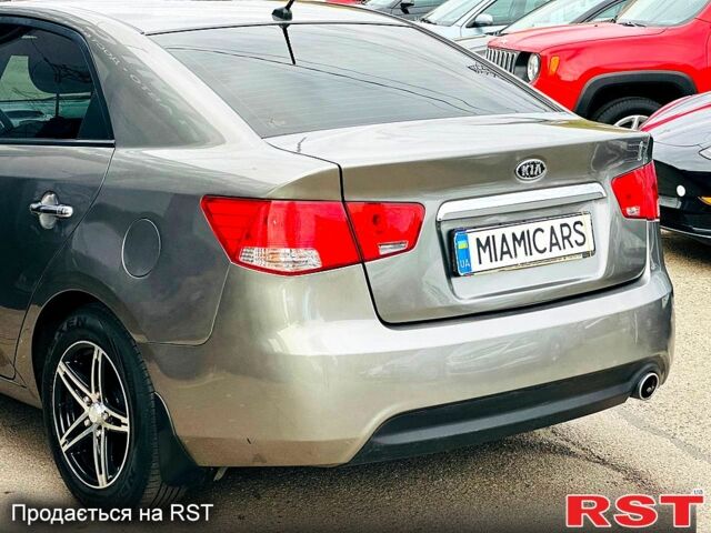 Киа Черато, объемом двигателя 1.6 л и пробегом 148 тыс. км за 7999 $, фото 4 на Automoto.ua
