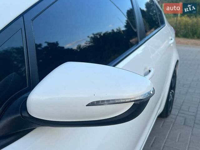 Кіа Черато, об'ємом двигуна 1.6 л та пробігом 106 тис. км за 9000 $, фото 10 на Automoto.ua