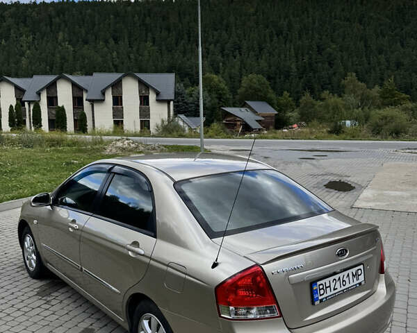 Желтый Киа Черато, объемом двигателя 1.6 л и пробегом 205 тыс. км за 5100 $, фото 1 на Automoto.ua