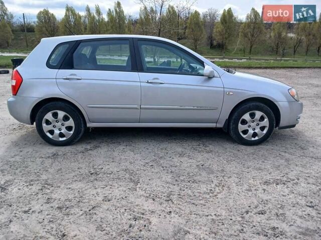 Серый Киа Черато, объемом двигателя 1.6 л и пробегом 192 тыс. км за 4200 $, фото 6 на Automoto.ua