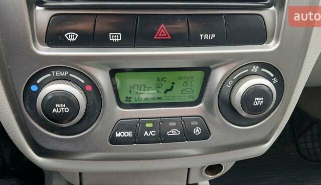 Серый Киа Черато, объемом двигателя 1.6 л и пробегом 285 тыс. км за 3250 $, фото 13 на Automoto.ua