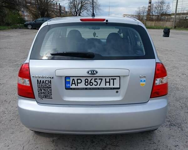 Серый Киа Черато, объемом двигателя 1.6 л и пробегом 192 тыс. км за 4200 $, фото 4 на Automoto.ua