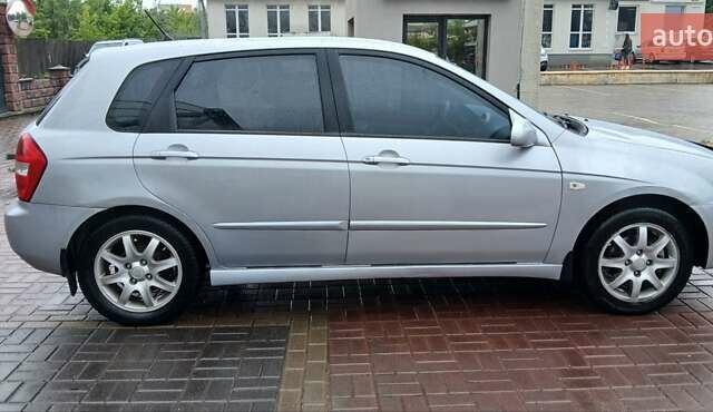 Серый Киа Черато, объемом двигателя 1.6 л и пробегом 285 тыс. км за 3250 $, фото 3 на Automoto.ua