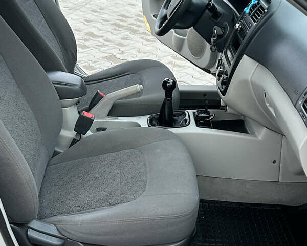 Серый Киа Черато, объемом двигателя 1.6 л и пробегом 177 тыс. км за 4000 $, фото 12 на Automoto.ua