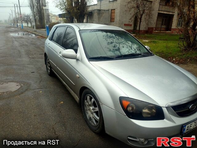 Серый Киа Черато, объемом двигателя 1.5 л и пробегом 250 тыс. км за 4000 $, фото 2 на Automoto.ua