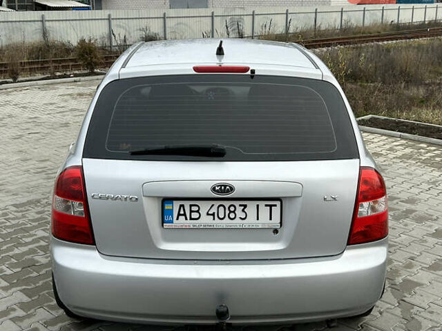 Серый Киа Черато, объемом двигателя 1.6 л и пробегом 177 тыс. км за 4000 $, фото 5 на Automoto.ua