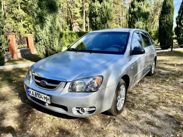 Серый Киа Черато, объемом двигателя 1.6 л и пробегом 221 тыс. км за 3500 $, фото 1 на Automoto.ua