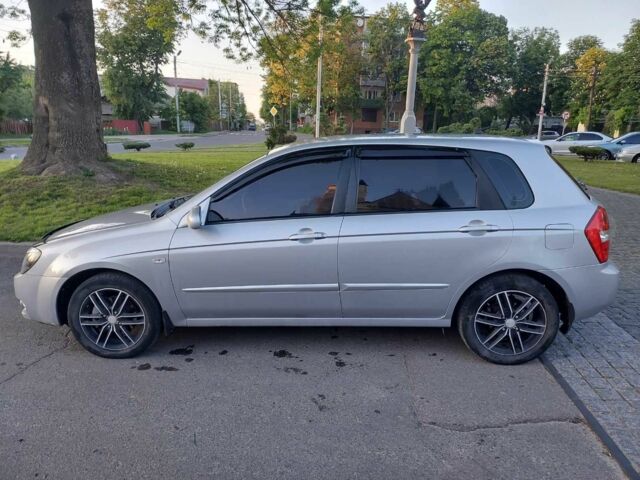 Серый Киа Черато, объемом двигателя 1.6 л и пробегом 190 тыс. км за 4000 $, фото 1 на Automoto.ua