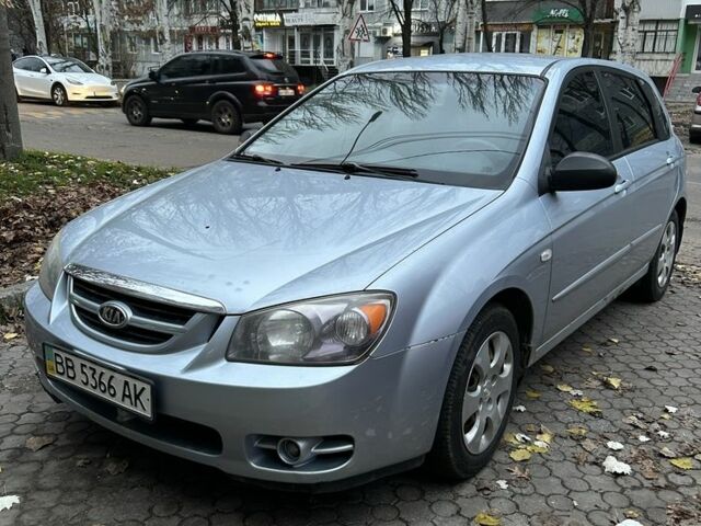 Серый Киа Черато, объемом двигателя 1.6 л и пробегом 190 тыс. км за 3100 $, фото 1 на Automoto.ua