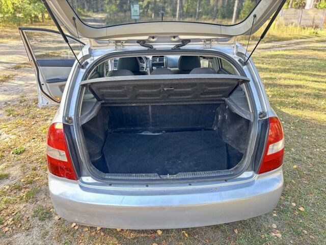 Серый Киа Черато, объемом двигателя 1.6 л и пробегом 221 тыс. км за 3500 $, фото 16 на Automoto.ua