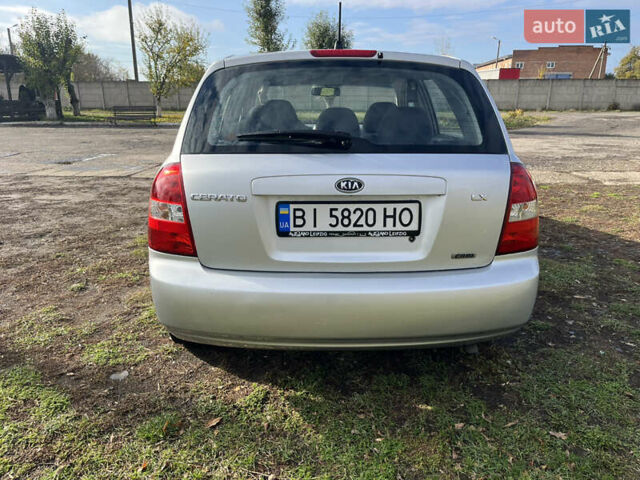 Серый Киа Черато, объемом двигателя 1.49 л и пробегом 257 тыс. км за 4400 $, фото 3 на Automoto.ua