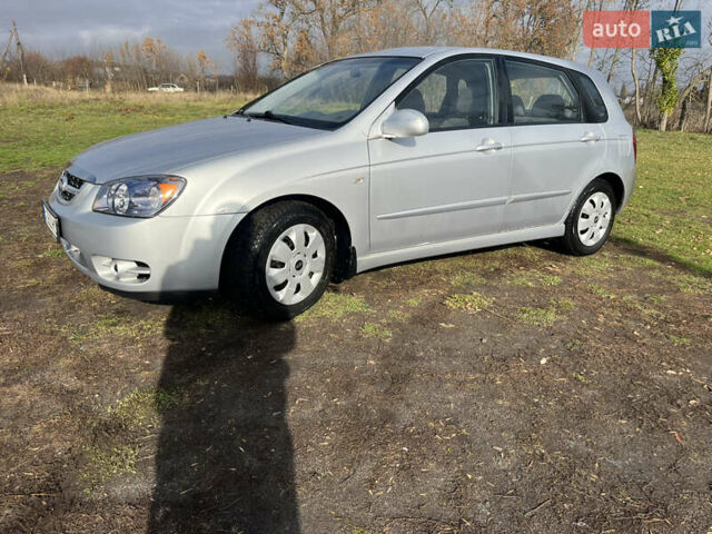 Серый Киа Черато, объемом двигателя 1.49 л и пробегом 257 тыс. км за 4400 $, фото 1 на Automoto.ua