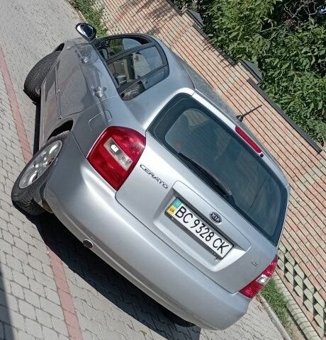 Сірий Кіа Черато, об'ємом двигуна 1.6 л та пробігом 250 тис. км за 3199 $, фото 3 на Automoto.ua