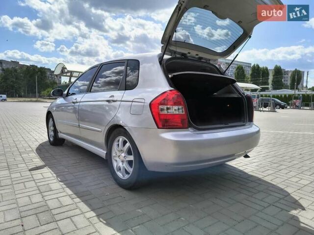 Серый Киа Черато, объемом двигателя 1.6 л и пробегом 256 тыс. км за 5200 $, фото 5 на Automoto.ua