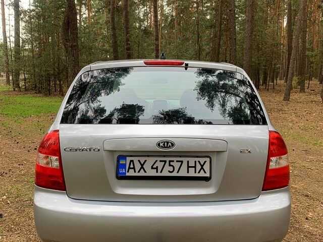 Сірий Кіа Черато, об'ємом двигуна 16 л та пробігом 238 тис. км за 3200 $, фото 4 на Automoto.ua